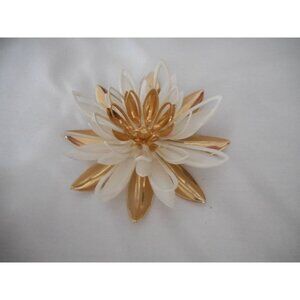Vintage Estate Costume Floral 3D Brooch Pin Goldtone White Sarah Coventry